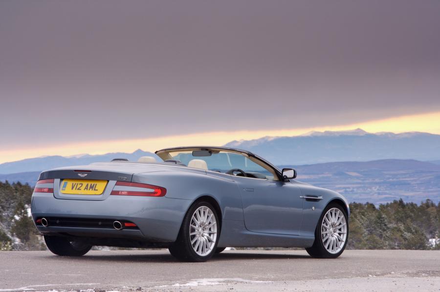  Aston Martin DB9 Volante 2004 года  (UK) (фото 4 из 38)